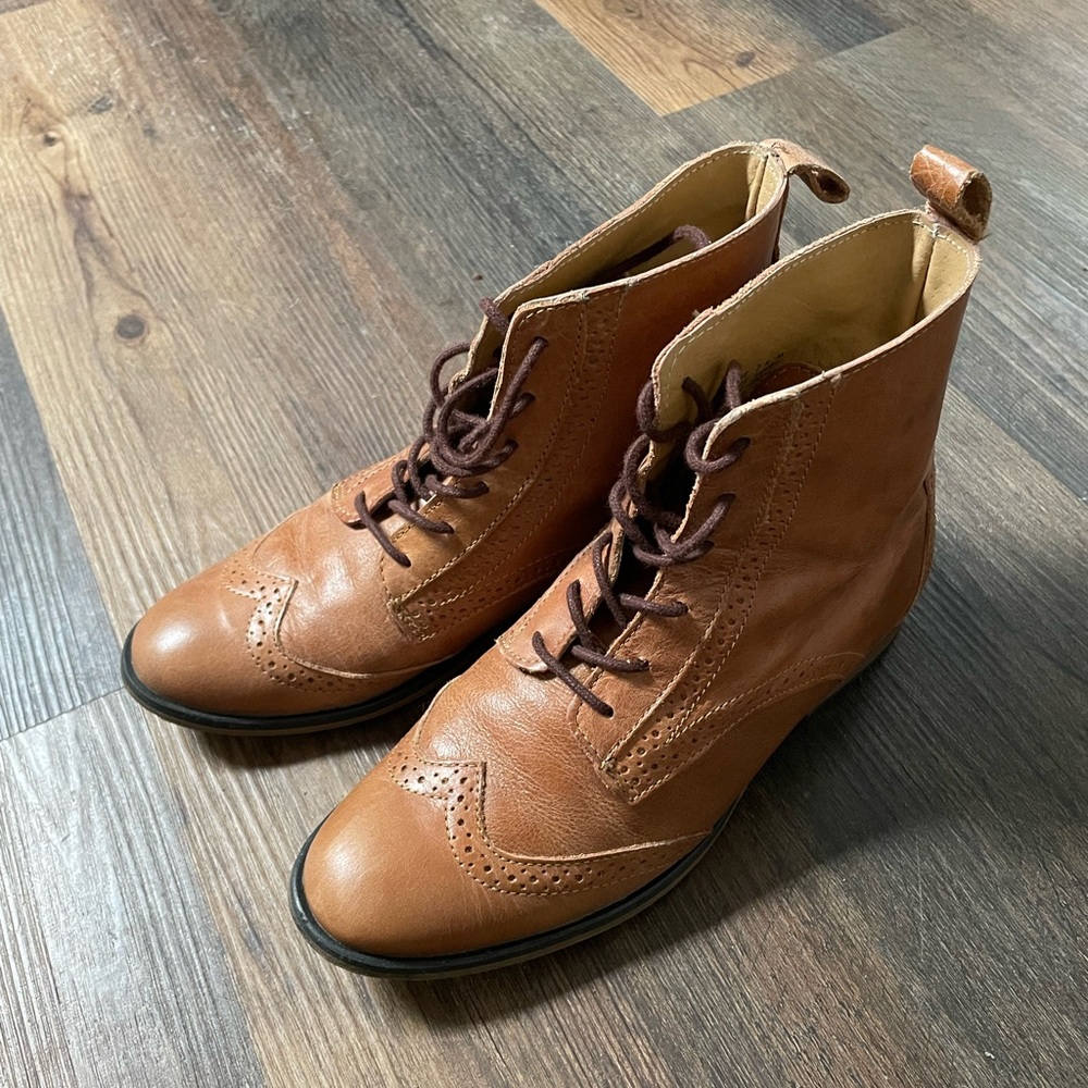 Steve by Steve Madden lace up wingtip boots